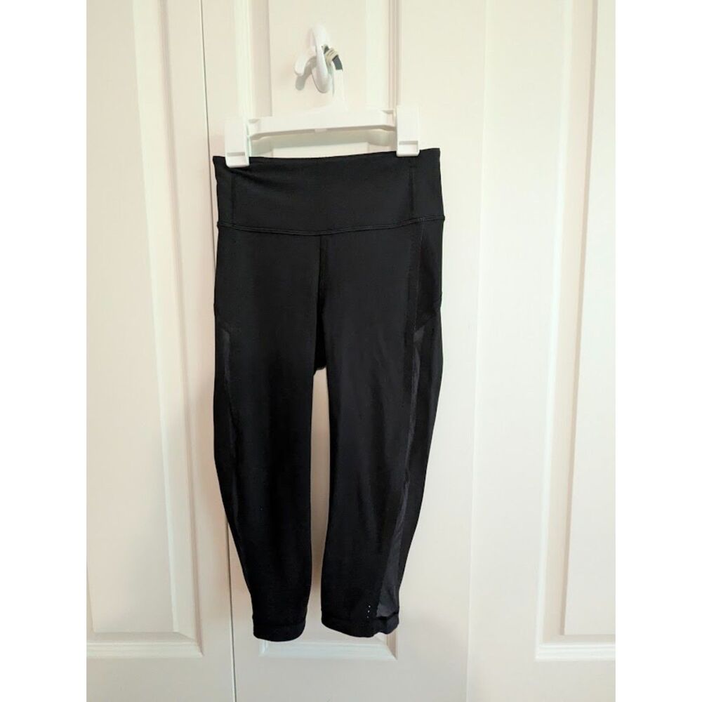 Lululemon Smooth Stride Crop Black Size 2 Luxtreme 17"